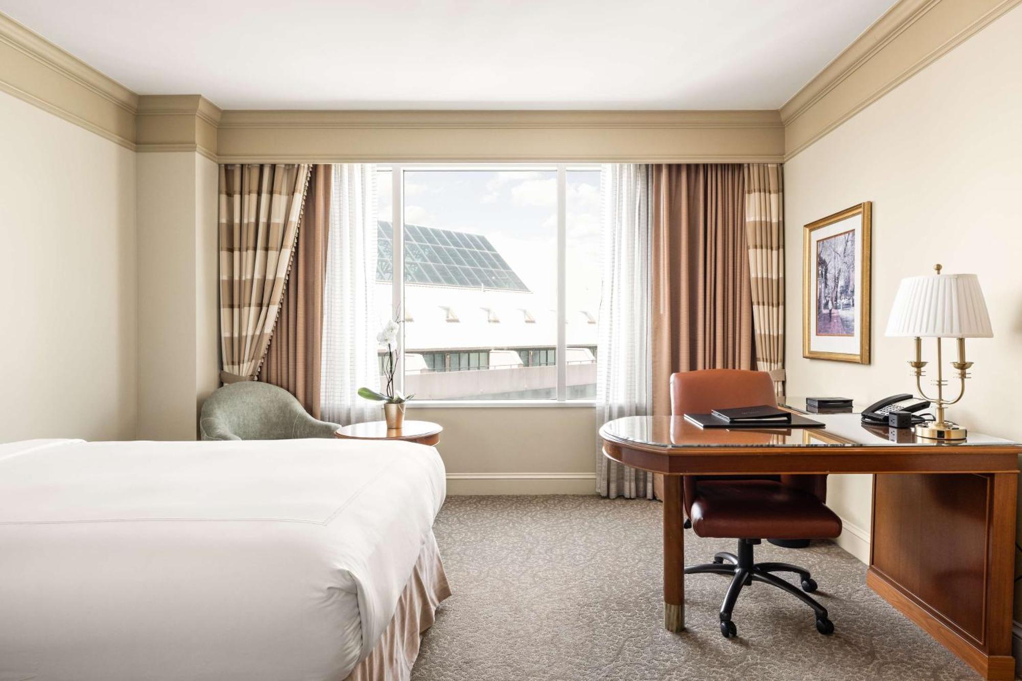 Conrad Indianapolis Hotell Exteriör bild